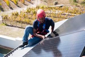 Solar Leads with 33.2 BU as Indias RE Output Hits 124.9 BU in Jan Mar Quarter